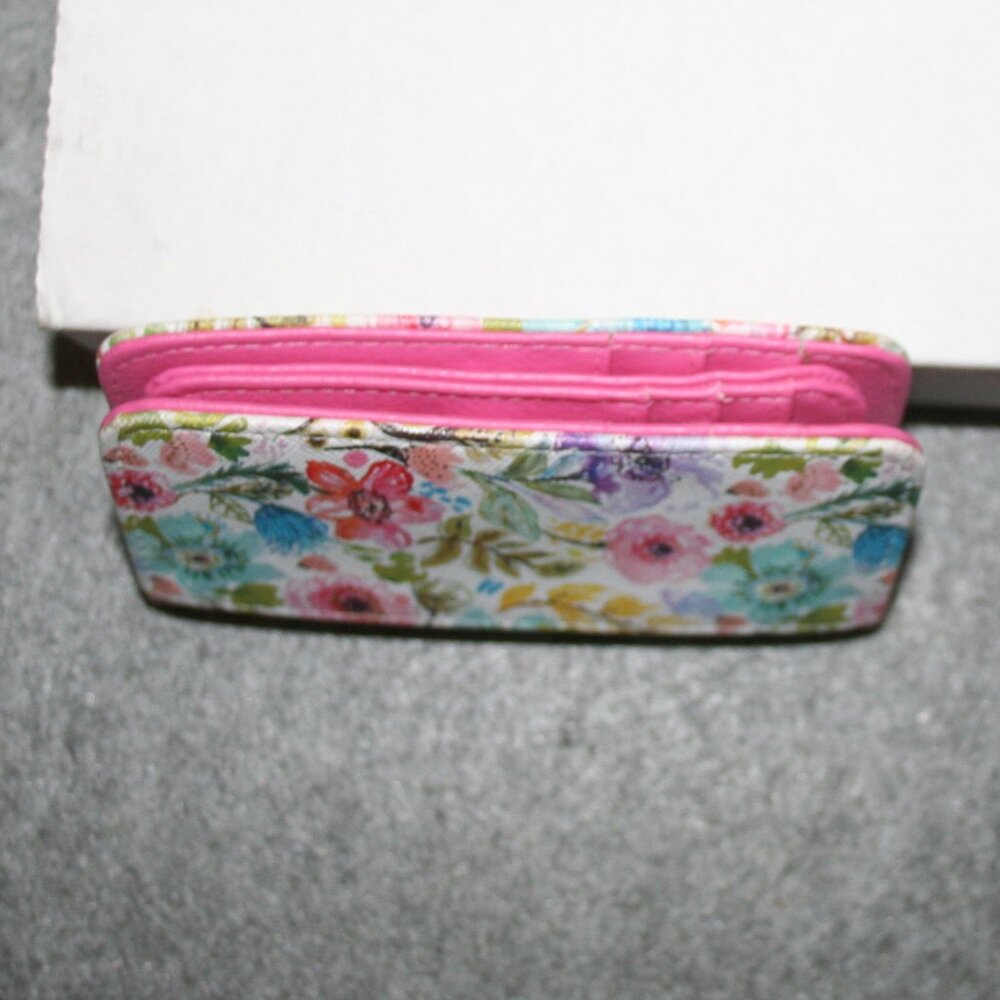 Buxton Floral Pattern White/Pink/Purple/Green Folding Snap Close Womens Wallet - Picture 7 of 8